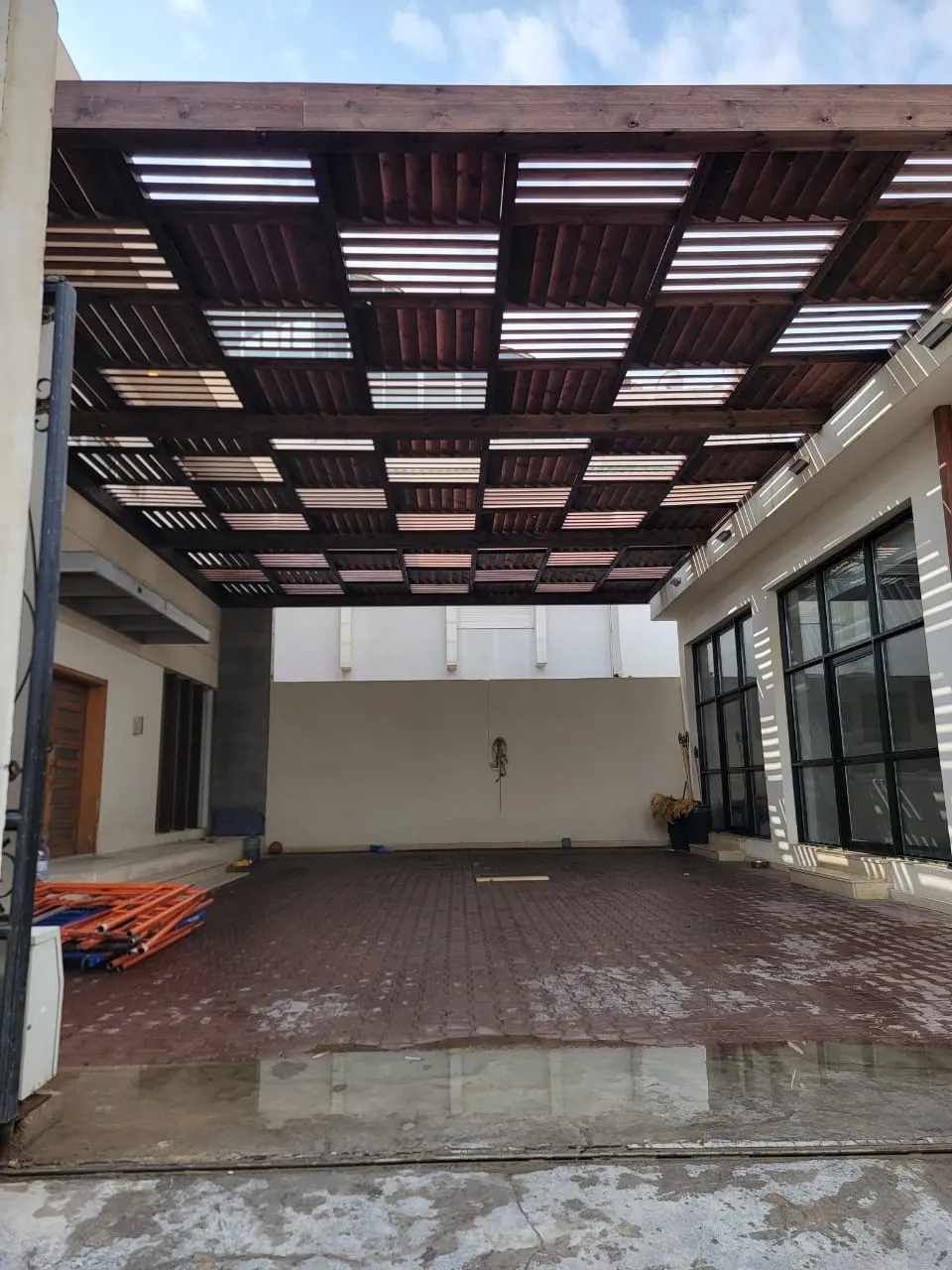 تركيب المظلات والجلسات الخشبية في الرياض وجميع مناطق المملكة