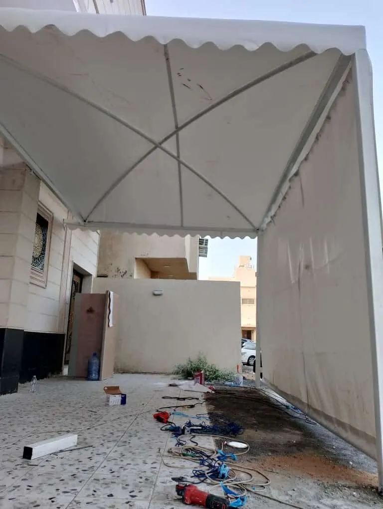 مظلات سيارات معلقة عصريه بالرياض وشمالها وجميع مناطق المملكة