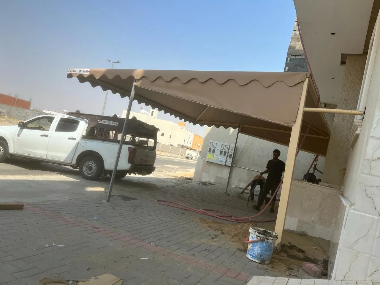 مظلات سيارات معلقة عصريه بالرياض وشمالها وجميع مناطق المملكة