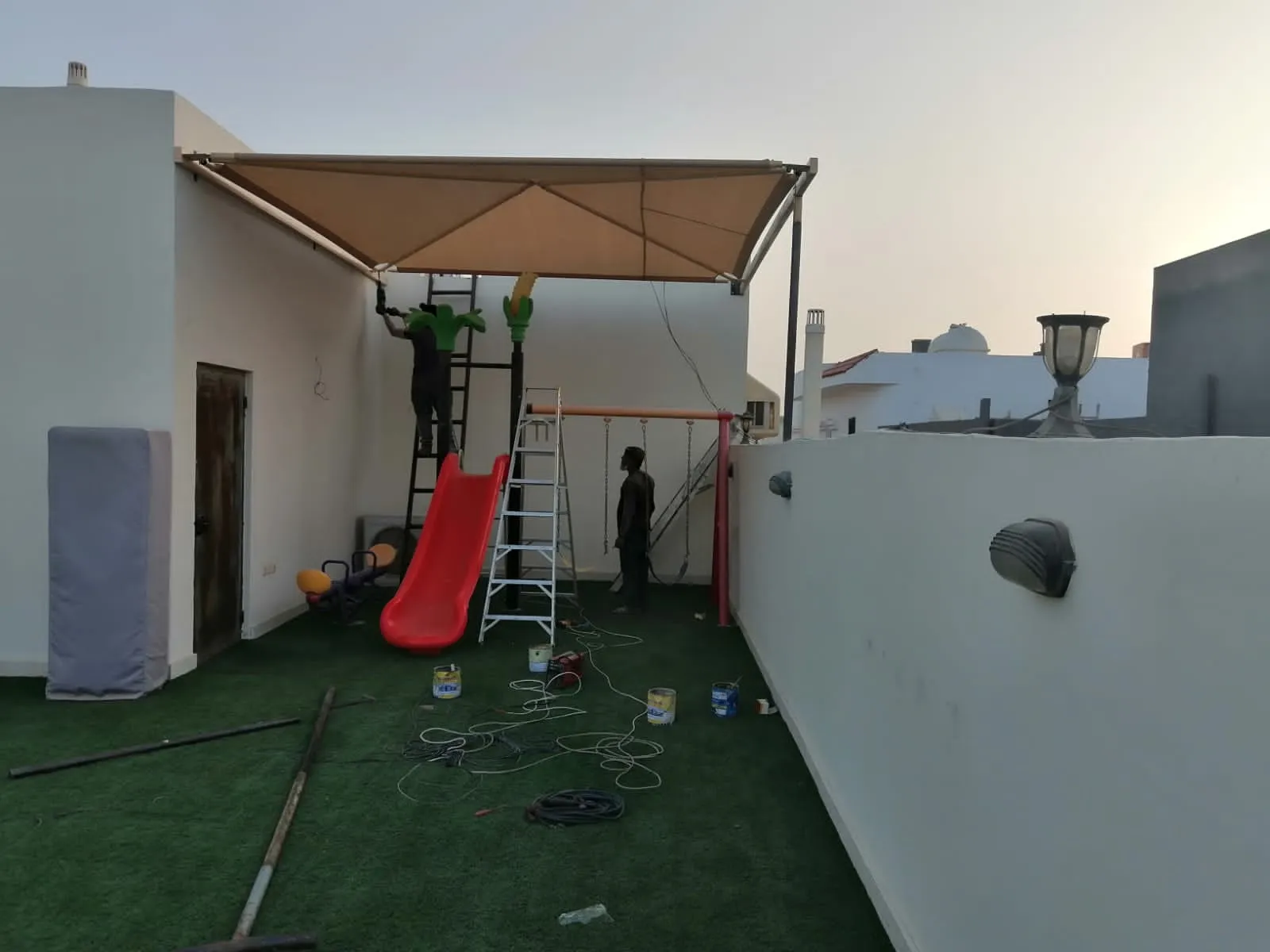 تركيب مظلات معلقه فاخرة في شمال الرياض وجميع مناطق المملكة
