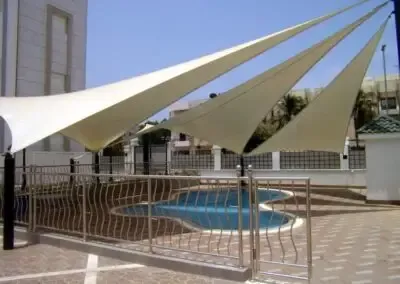 تركيب مظلات المسابح المتحركة في شمال الرياض
