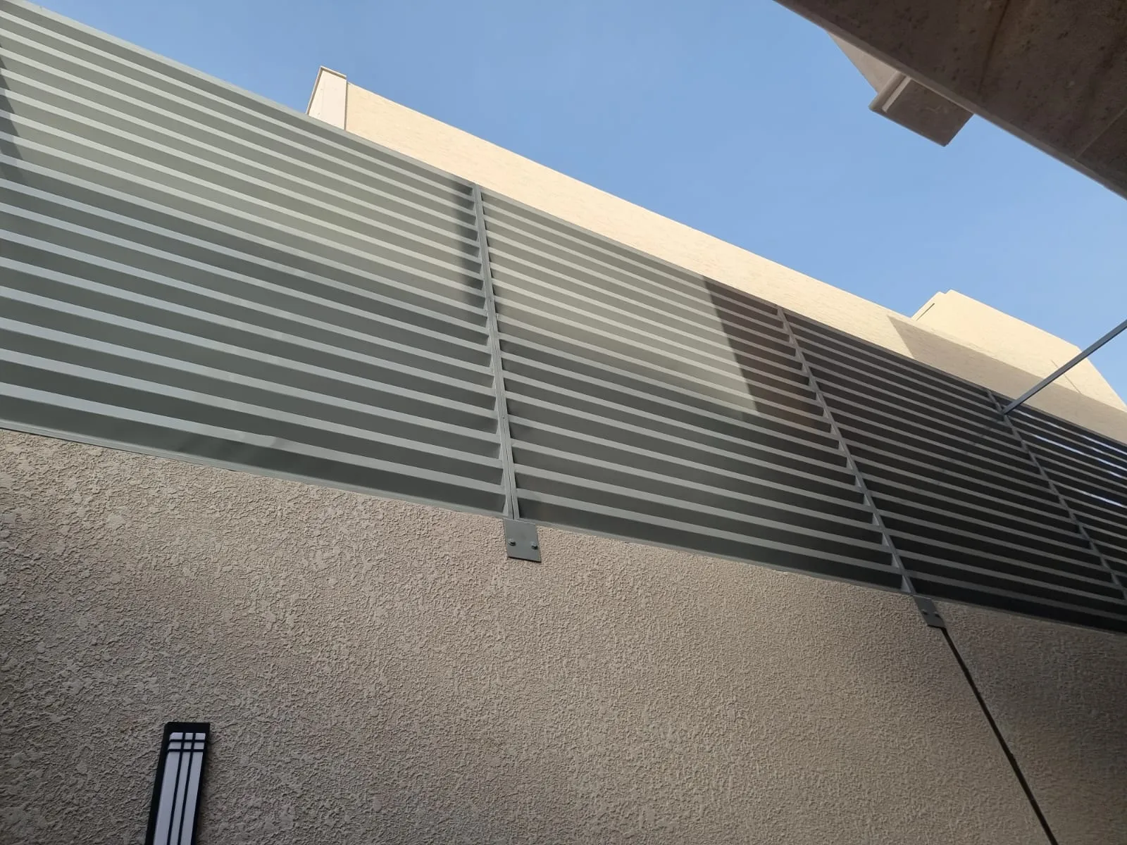 تصميم وتركيب مظلات وسواتر الرياض