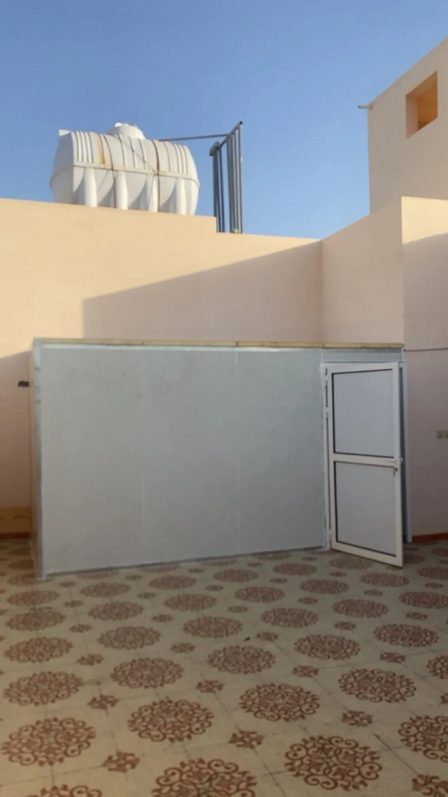 مقاول بناء ملاحق خارجية حديثة في الرياض 