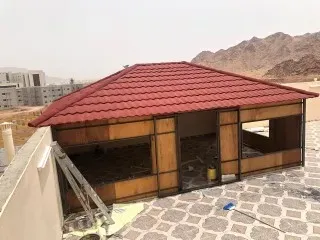 تركيب أسقف قرميد للملاحق في شمال الرياض