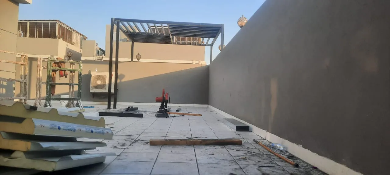 مظلات حديدية وخشبيه حي العينه بالرياض 