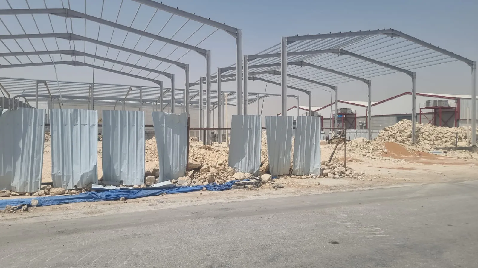 مقاول تركيب هناجر في حي القصر بالرياض 