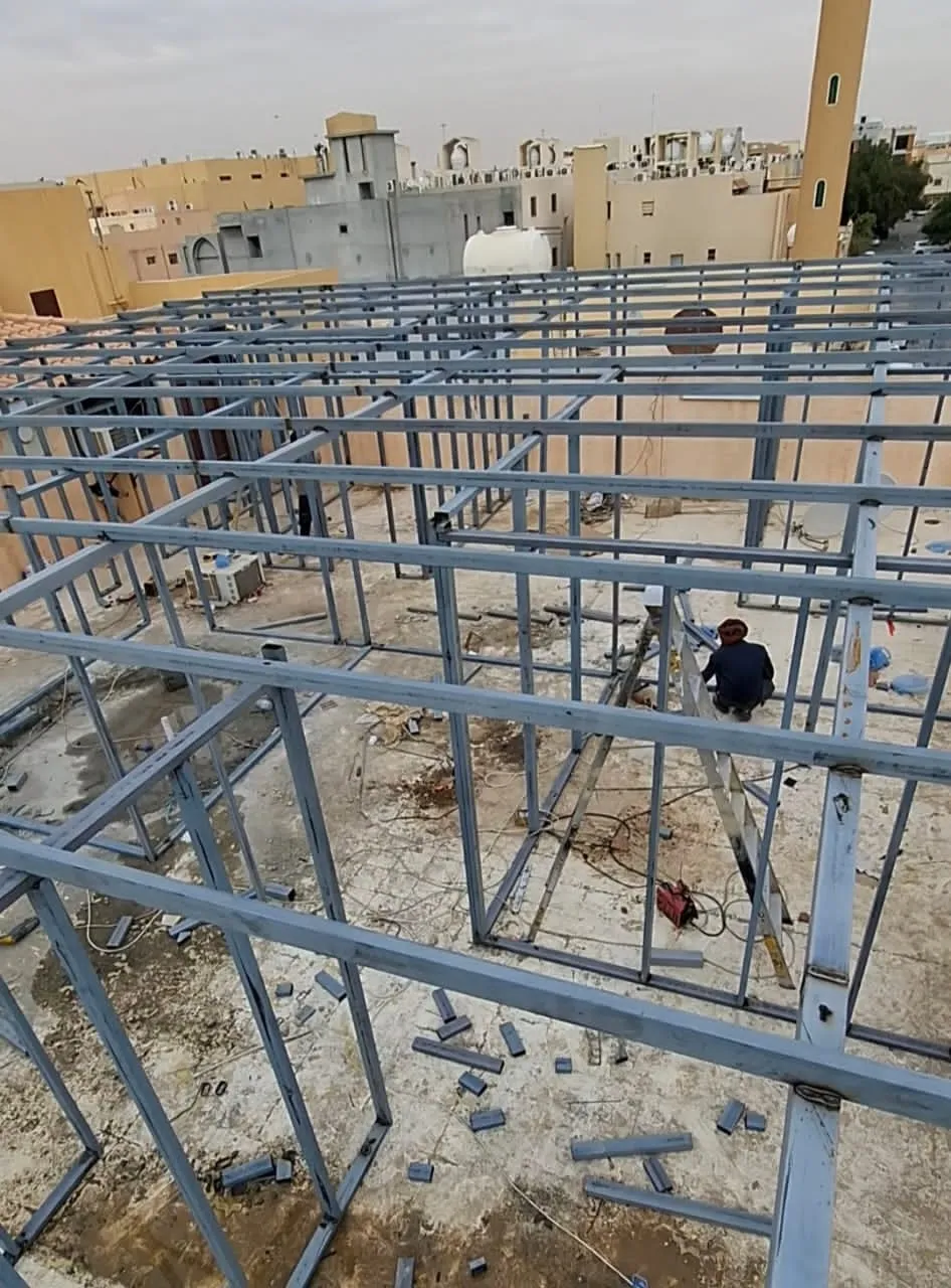 مقاول ملاحق ساندويتش بانل في حي الخرج
