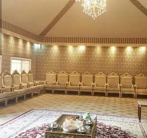 خيام وبيوت شعر ملكية بتصاميم عصرية حي المعذر بالرياض 