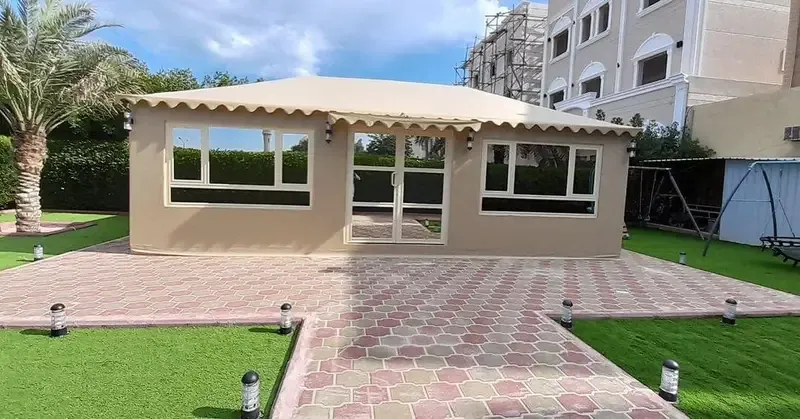 خيام وبيوت شعر ملكية بتصاميم عصرية حي المعذر بالرياض 