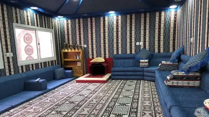 خيام وبيوت شعر ملكية بتصاميم عصرية حي المعذر بالرياض 