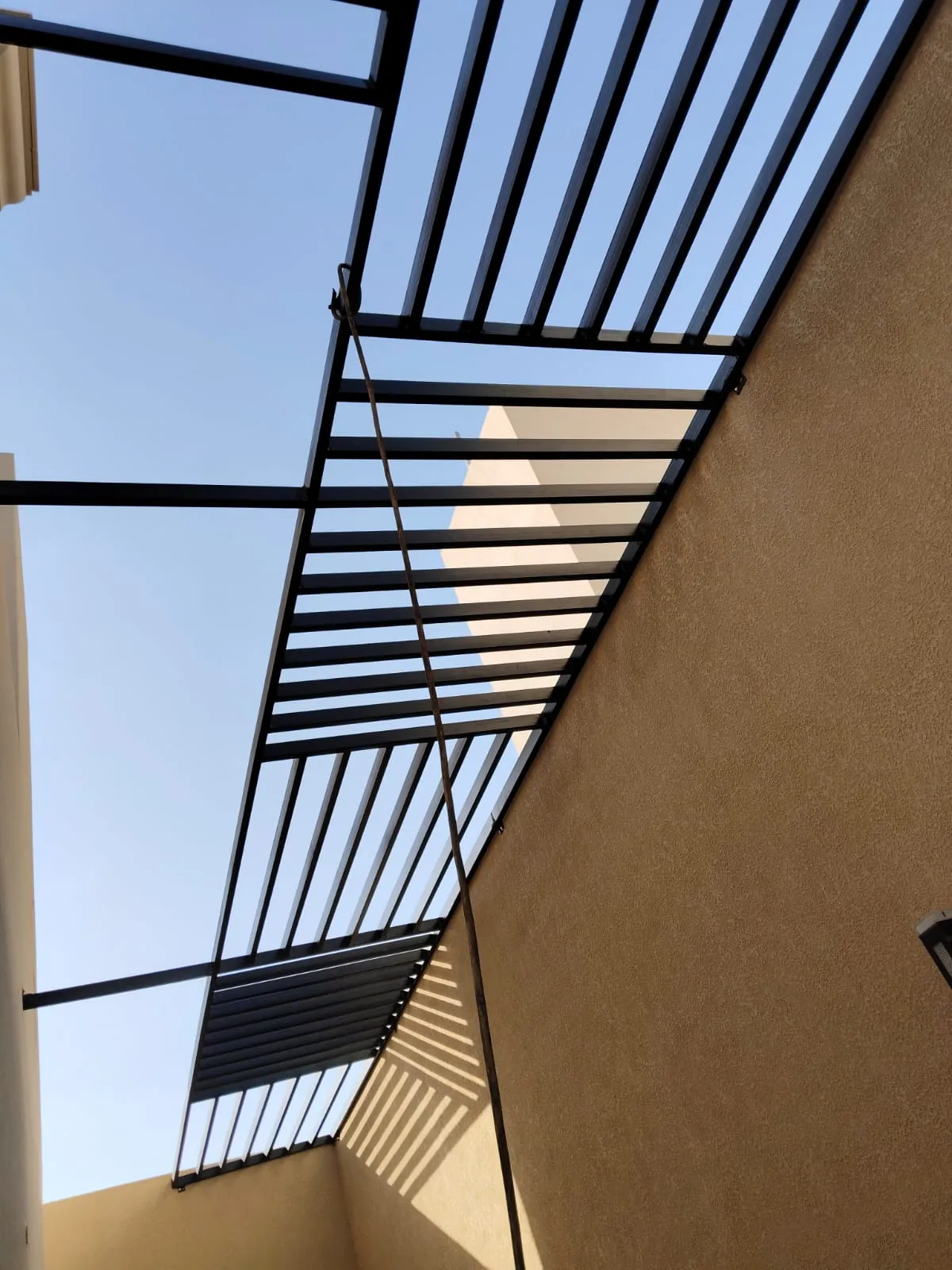 أحدث صيحات البرجولات والمظلات لعام 2026في الرياض