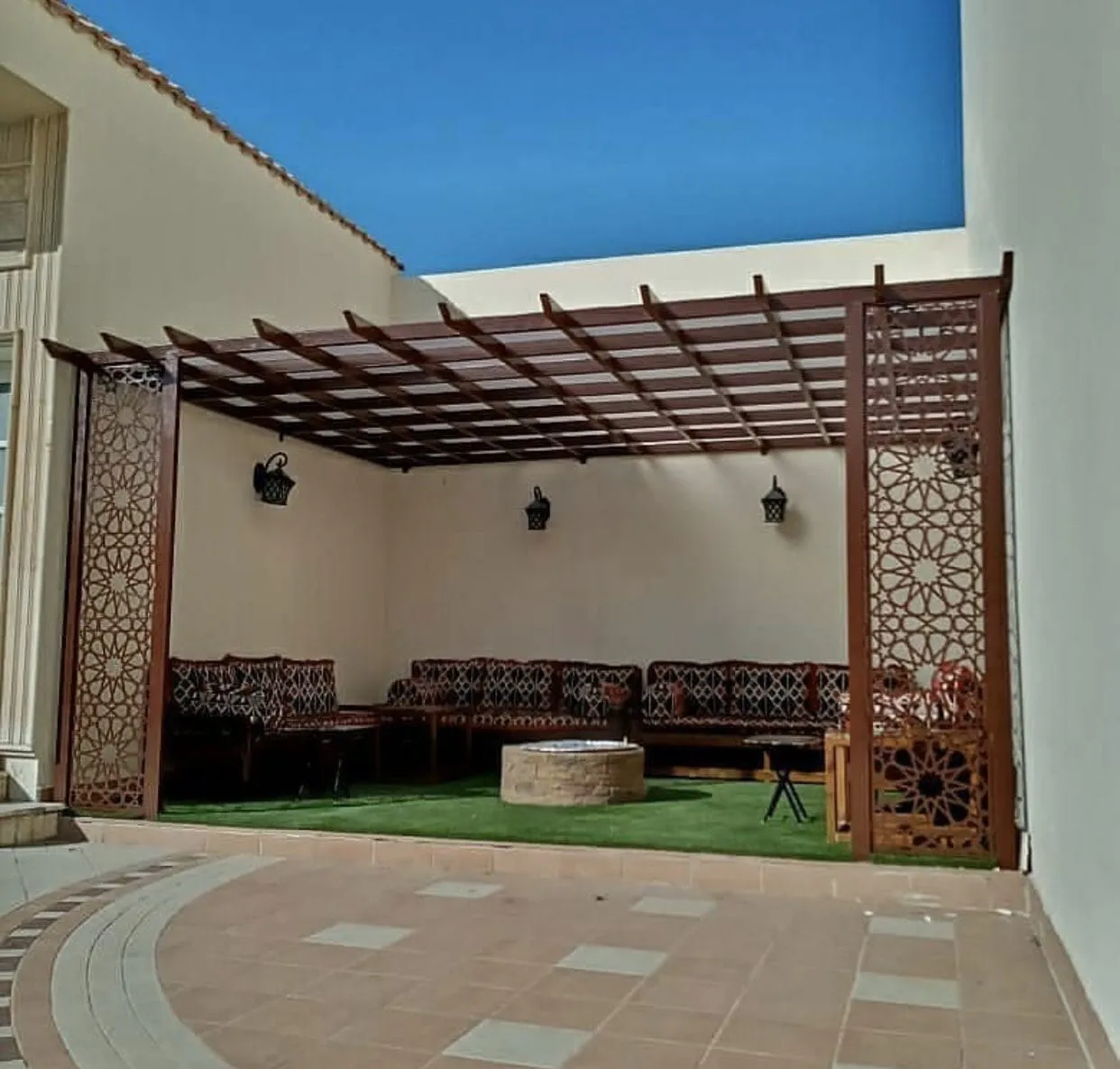 أحدث صيحات البرجولات والمظلات لعام 2026في الرياض