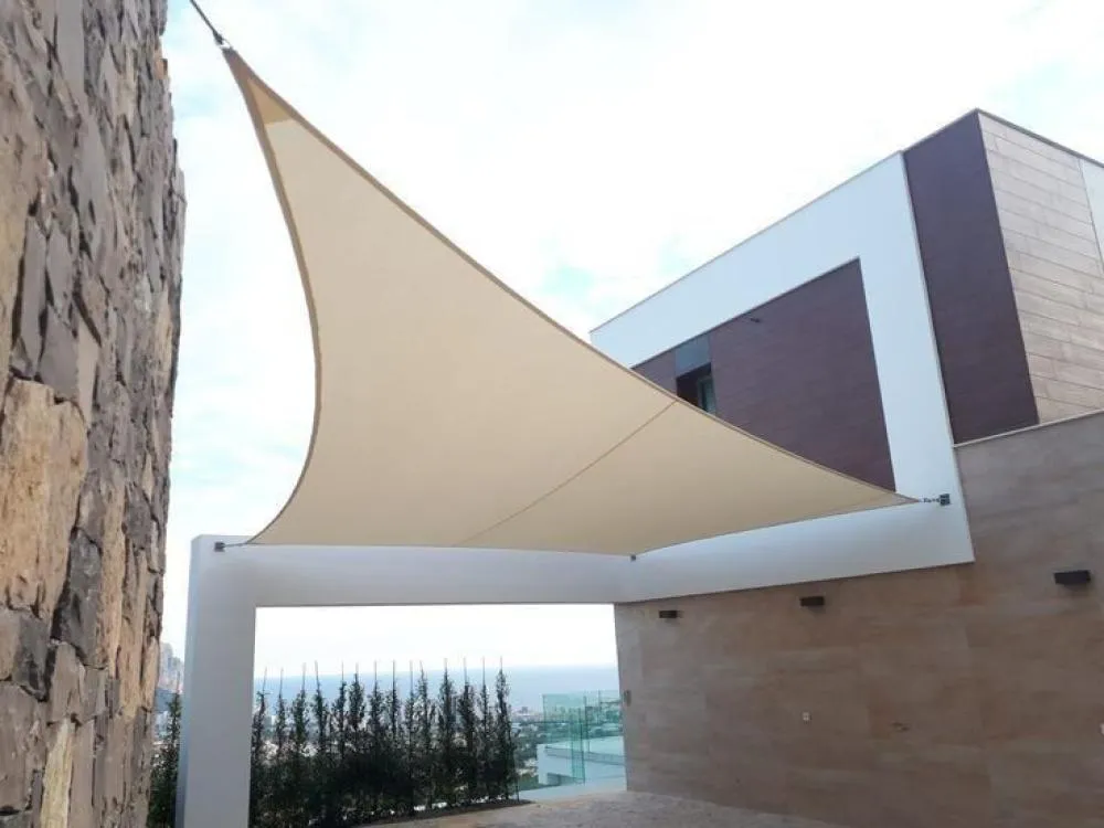 تركيب مظلات شد إنشائي – تصميمات عصرية ومتينة حسب الطلب