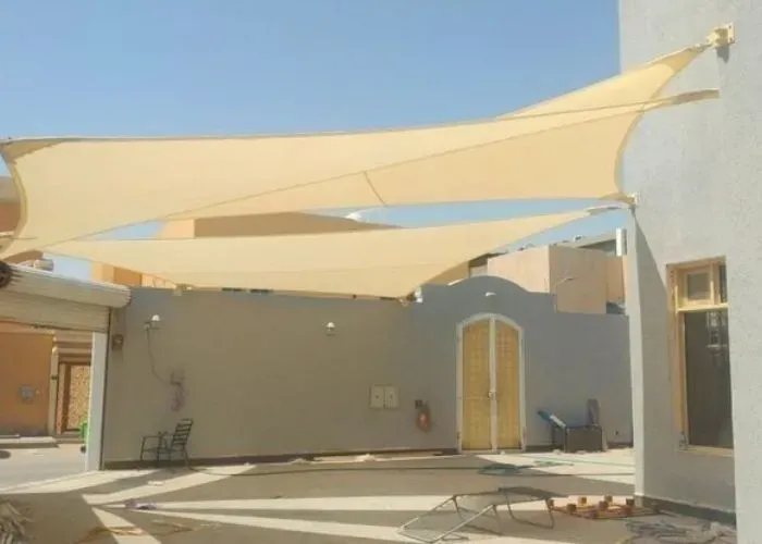 تركيب مظلات شد إنشائي – تصميمات عصرية ومتينة حسب الطلب