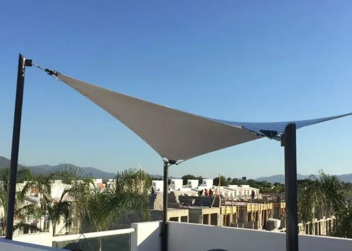 تركيب مظلات شد إنشائي – تصميمات عصرية ومتينة حسب الطلب