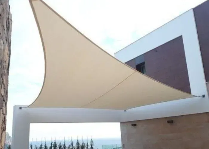 تركيب مظلات شد إنشائي – تصميمات عصرية ومتينة حسب الطلب