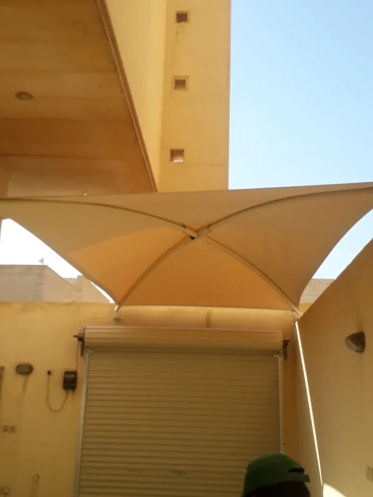 مظلات سحب يدوي ومظلات خزانات بالرياض :حلول تظليل عملية 